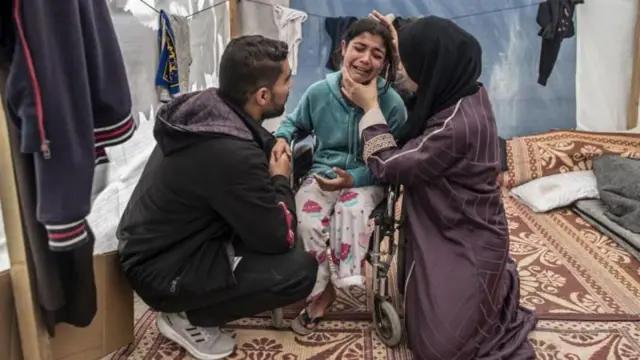 Les catastrophes humanitaires, qu'elles soient étrangères ou plus proches de nous, peuvent être normalisées