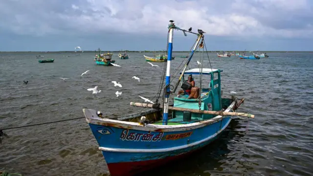 கச்சத்தீவுக்கு அருகில் இந்திய மீனவர்கள் கைது செய்யப்படுவது ஏன்?