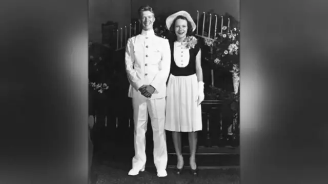 Jiimii Kaartar fi haadha warraa isaa Rosaliim Kaartar guyyaa cidhaa isaanii, Adooleessa 7, 1946