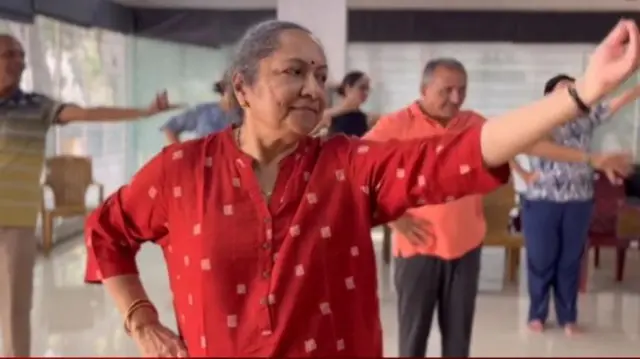 డాన్స్ క్లాసులు