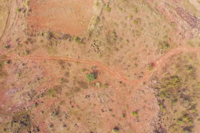 शेतीतल्या प्रक्रियांनीही जमिनीवर परिणाम होऊन तिची उत्पादकता कमी होऊ शकते. 