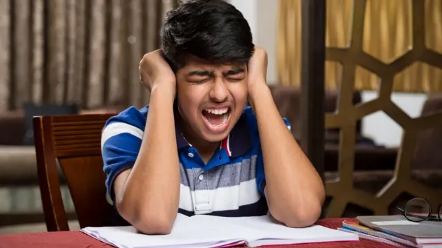 கல்வி தொடர்பான அழுத்தம்