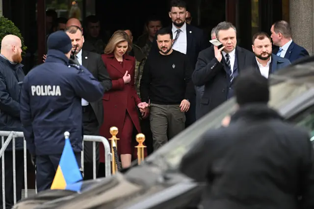 မစ္စတာဇလန်းစကီးတို့ကို စစ်အခမ်းအနားနဲ့ ကြိုဆို