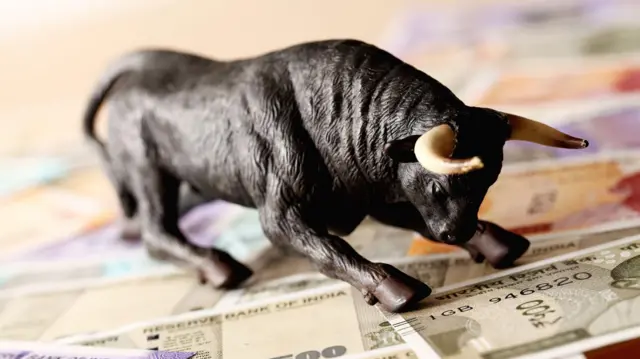 பங்குச் சந்தையில் ரூ.50 லட்சம் கோடியை இழந்த முதலீட்டாளர்கள் - இவ்வளவு பெரிய வீழ்ச்சி ஏன்?