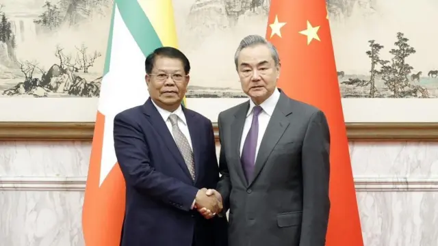 စစ်ကောင်စီ နိုင်ငံခြားရေးဝန်ကြီးဦးသန်းဆွေ နဲ့ တရုတ်နိုင်ငံခြားရေးဝန်ကြီး