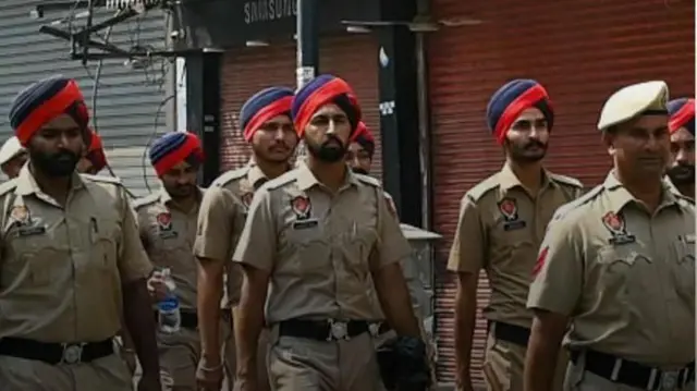 ఇండియన్ ఎయిర్ఫోర్స్, ఎయిర్ స్ట్రిప్, భారత్ పాకిస్తాన్ సరిహద్దు, పంజాబ్, మోసం, పోలీసులు, భూమి అమ్మకం