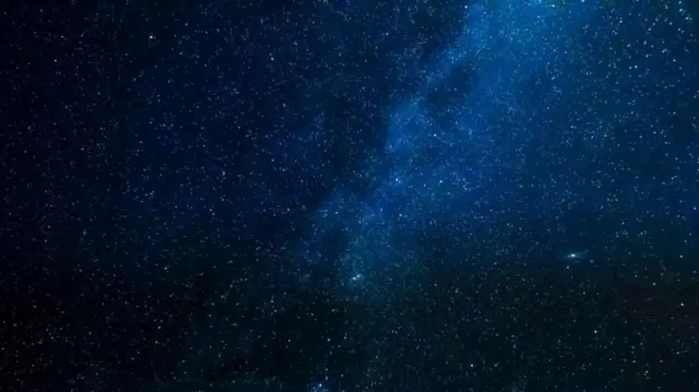 The Big Freeze, The Big Rip, na Big Contraction ni nadharia kuhusu jinsi ulimwengu unaweza kuisha.