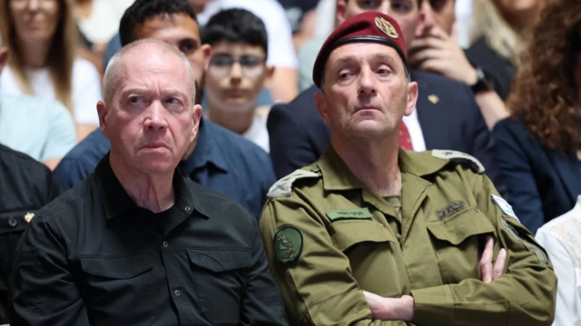 इसराइल के रक्षा मंत्री याओव गैलेंट और लेफ्टिनेंट जनरल हेज़री हालेवी