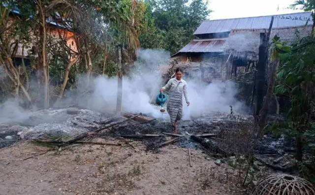 မုန်း၊‌ ရွှေကျင်နဲ့ ကျောက်ကြီးဒေသတွေမှာလက်နက်ကြီးထိမှန်ခဲ့တဲ့နေအိမ်အချို့