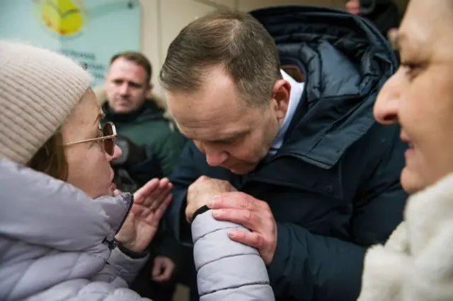 Навроцький разом зі своїми прибічниками під час передвиборчої кампанії