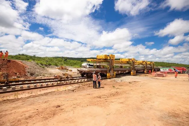 Obra da ferrovia Transnordestina