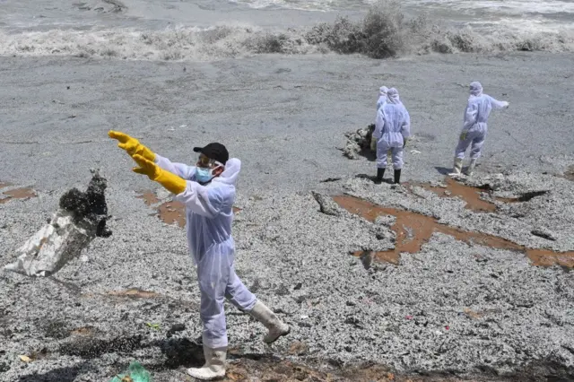 එක්ස්ප්රස් පර්ල් නෞකාව ගිනිගැනීමේ සිද්ධියෙන් ඇතිවූ පාරිසරික මෙන්ම ආර්ථික හානිය වෙනුවෙන් නියම කළ අමෙරිකානු ඩොලර් බිලියනයක වන්දි මුදල ගෙවීම X-Press Feeders නෞකා සමාගම විසින් ප්රතික්ෂේප කර ඇති බව ප්රංශ පුවත් සේවය (AFP) වාර්තා කර තිබිණි.