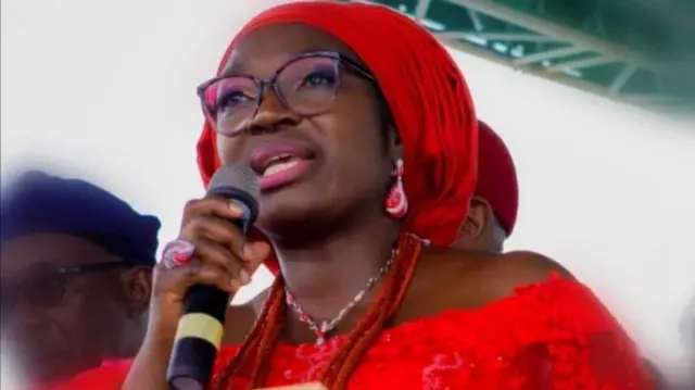 Sinetọ Uche Ekwunife azọọla ọkwa Gọvanọ Anambra Steeti ugboro atọ n'oge gara aga ma bụrụ onye a ma ama na ndọrọ ndọrọ ọchịchị Anambra steet.