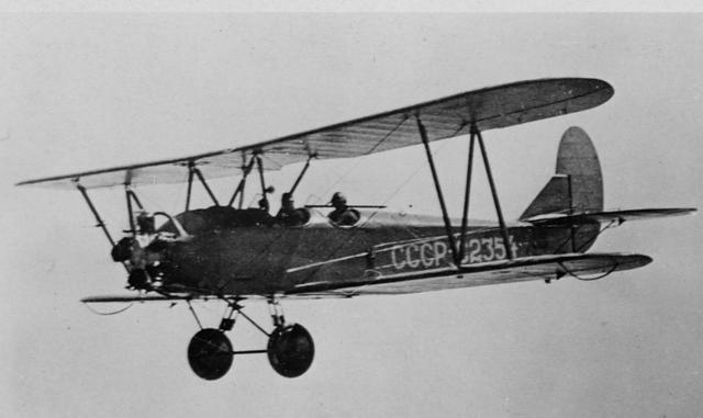 Un Polikarpov PO-2.