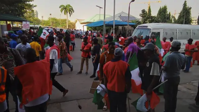 Aworan ẹgbẹ oṣiṣẹ NLC