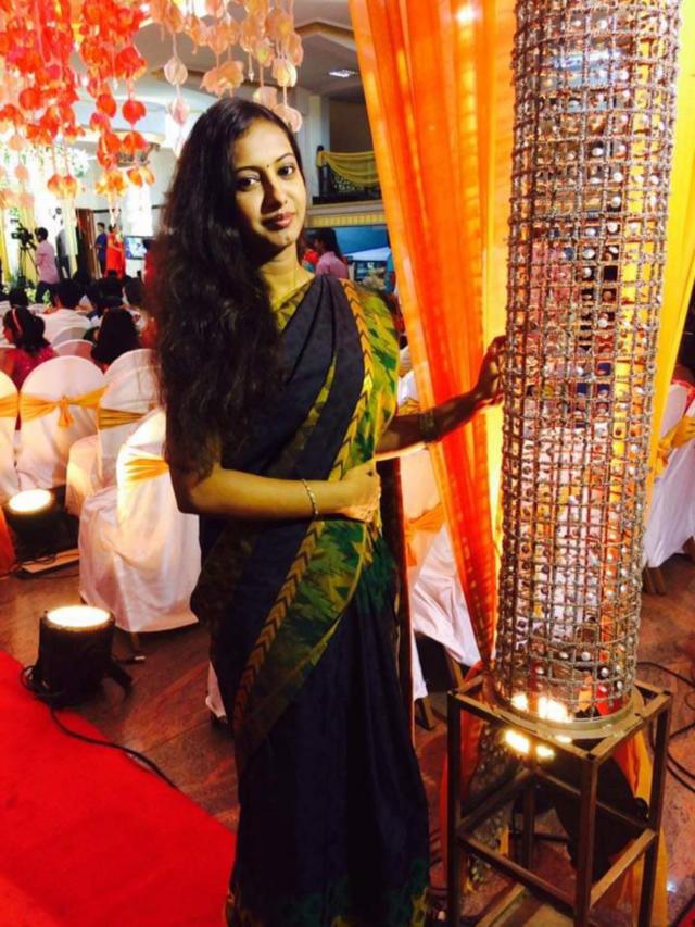 மாடியில் இருந்து மீட்கப்பட்ட குழந்தை; தாயின் உயிரை பறித்த சமூக வலைதள பதிவுகள்!