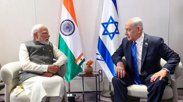 ইসরায়েল সফরের সময়ে বেনিয়ামিন নেতানিয়াহুর সঙ্গে বৈঠকে নরেন্দ্র মোদী