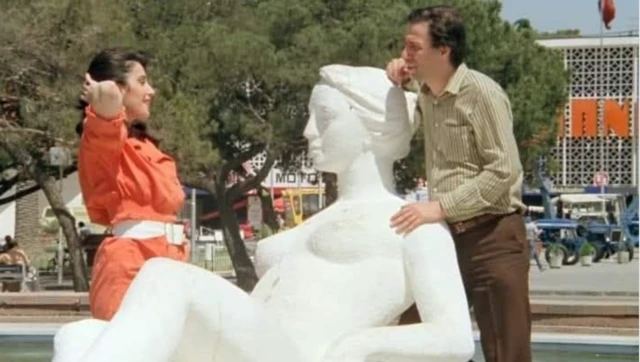 Kemal Sunal ve Çiğdem Tunç'un oynadığı Şabaniye filminden bir sahne.