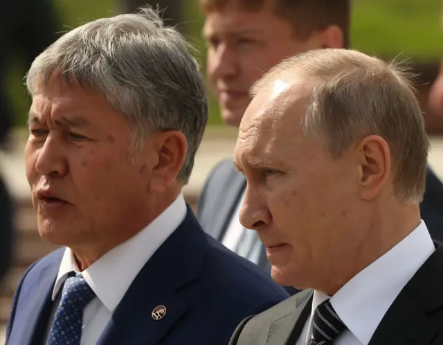 Так ушул Атамбаевдин тушунда Кыргызстан Кремль менен болуп көрбөгөндөй жакындашкан.