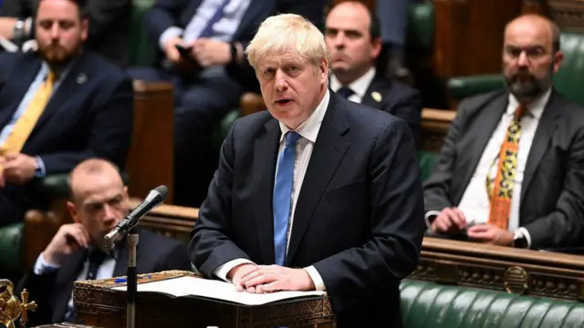 Boris Johnson parlamentoda