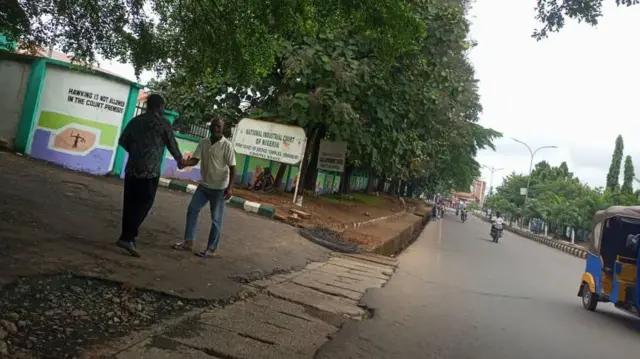 Ụlọikpe Ukwu dị n'Abakaliki, Ebonyi Steeti mechiri emechi