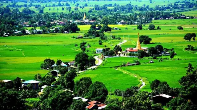 မိုးမိတ်မြို့ မြင်ကွင်း (ပုံဟောင်း)