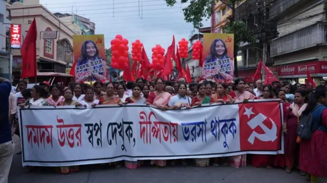 पश्चिम बंगाल में वाम मोर्चे का प्रदर्शन
