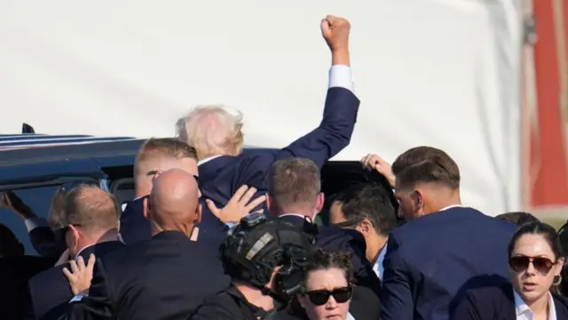 డోనల్డ్ ట్రంప్ 