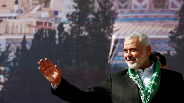 بعد أن أطلقت إسرائيل سراح أحمد ياسين من السجن عام 1997، تم تعيين هنية مساعدا له.