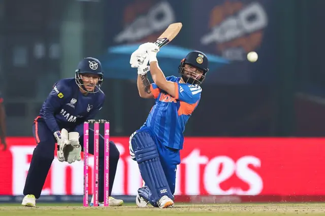 இந்த உலகக் கோப்பையில் 20 பந்துகளை சந்தித்திருக்கும் ரிங்கு சிங் 7 ரன்கள் மட்டுமே அடித்திருக்கிறார்.