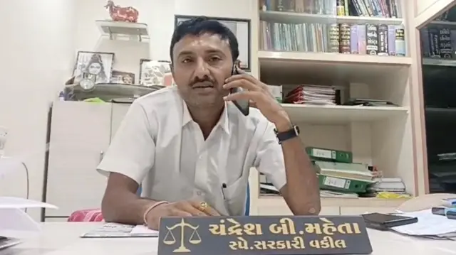 અમરેલીમાં ગૌહત્યાના કેસમાં સરકારી વકીલ ચંદ્રેશ મહેતા 