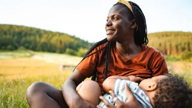 સ્તનપાન ગર્ભવતી બાળક