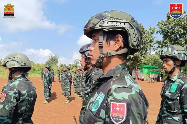 နေပြည်တော် PDF တပ်ဖွဲ့ဝင်တွေ