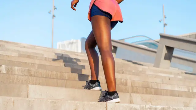 متخصصین وايي، د لس زره قدم وهلو نظریه د لږ شواهدو پر بنسټ ولاړه ده. 