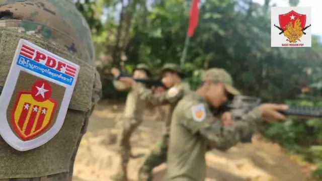 ပဲခူးတိုင်းထဲက ပဲခူးပြည်သူ့ကာကွယ်ရေးတပ် က တပ်ဖွဲ့ဝင်အချို့ ( ပုံဟောင်း) 