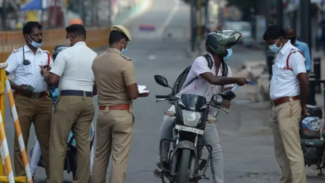போக்குவரத்து காவலர்கள்