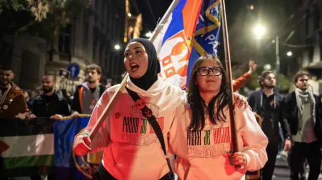 novopazarski studenti, studenti iz novog pazara pešače do novog sada, novopazarski studenti u beogradu, dolazak novopazarskih studenata u Beograd 28. oktobra