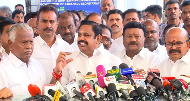 அதிமுகவினர் வெளிநடப்பு