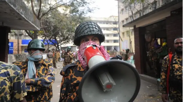 বিডিআর বিদ্রোহের সময় বিডিআর সদস্যরা