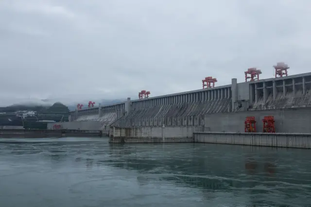 બીબીસી ગુજરાતી પૃથ્વી પરિભ્રમણ ચંદ્ર સમુદ્ર 25 કલાક દિવસ વિજ્ઞાન