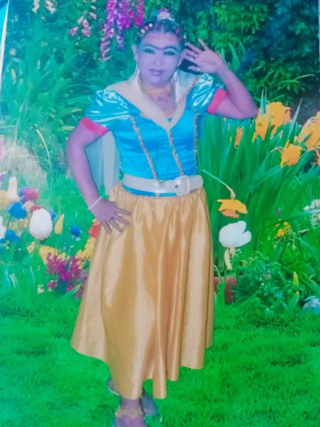 အိန္ဒိယ အက ကပြရင် ငွေပိုရ 