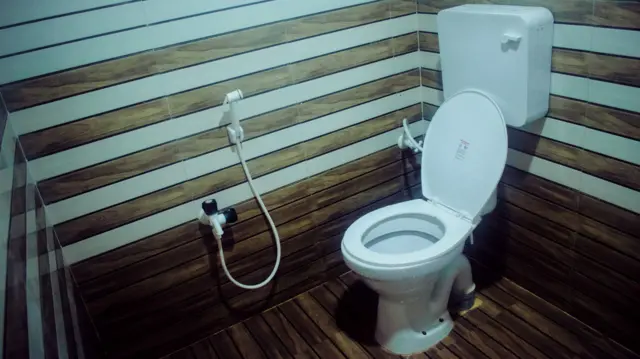 மலம் கழிக்க சிறந்த முறை எது? இந்திய பாணியா, மேற்கத்திய பாணியா?