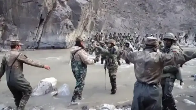 भारतीय र चिनियाँ सैनिक आमने सामने