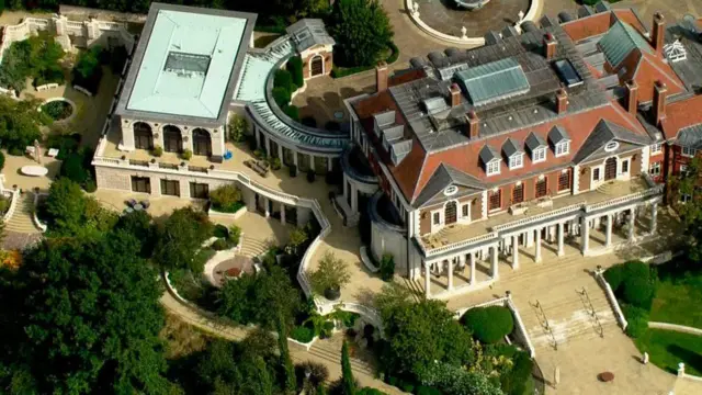 Вид на особняк с воздуха