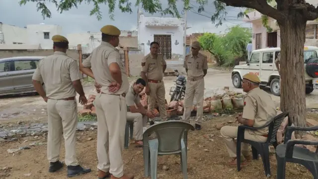 पुलिसकर्मी