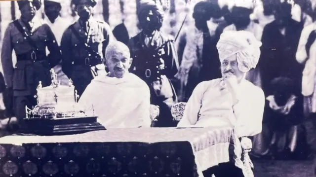 ராஜ்கோட் சத்தியாகிரகம், வல்லபாய் படேல், மகாத்மா காந்தி