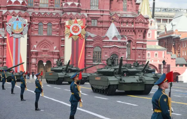 Москванын Кызыл аянтындагы парад. 2025-жыл