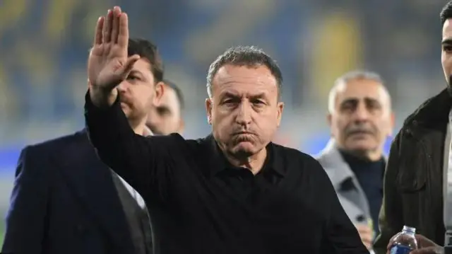 Faruk Koca adalah mantan anggota parlemen dari partai pimpinan Erdogan.