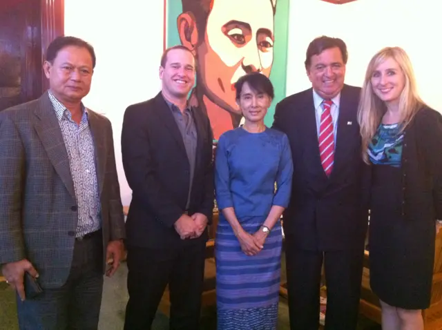 ဘေလ် ရစ်ချက်ဆန်ဟာ ဒေါ်ဆောင်ဆန်းစုကြည်ကို နေအိမ်အကျယ်ချုပ်ကနေ လွှတ်ပေးရေး မြန်မာစစ်ခေါင်းဆောင်တွေကို တိုက်တွန်းဖို့ ၉၉၄ ခုနှစ်စကလို့ အားထုတ်ခဲ့သူလည်းဖြစ်ပါတယ်