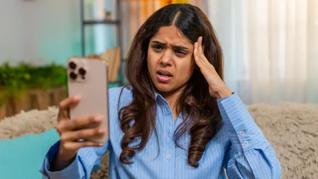 रोज 7 तास मोबाईल आणि स्क्रीनचा वापर? स्क्रीनसमोर बसणाऱ्यांमध्ये 'हे' आजार वेगाने वाढतायत